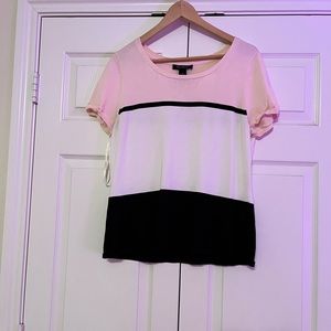 Pink black and white sweater short sleeve